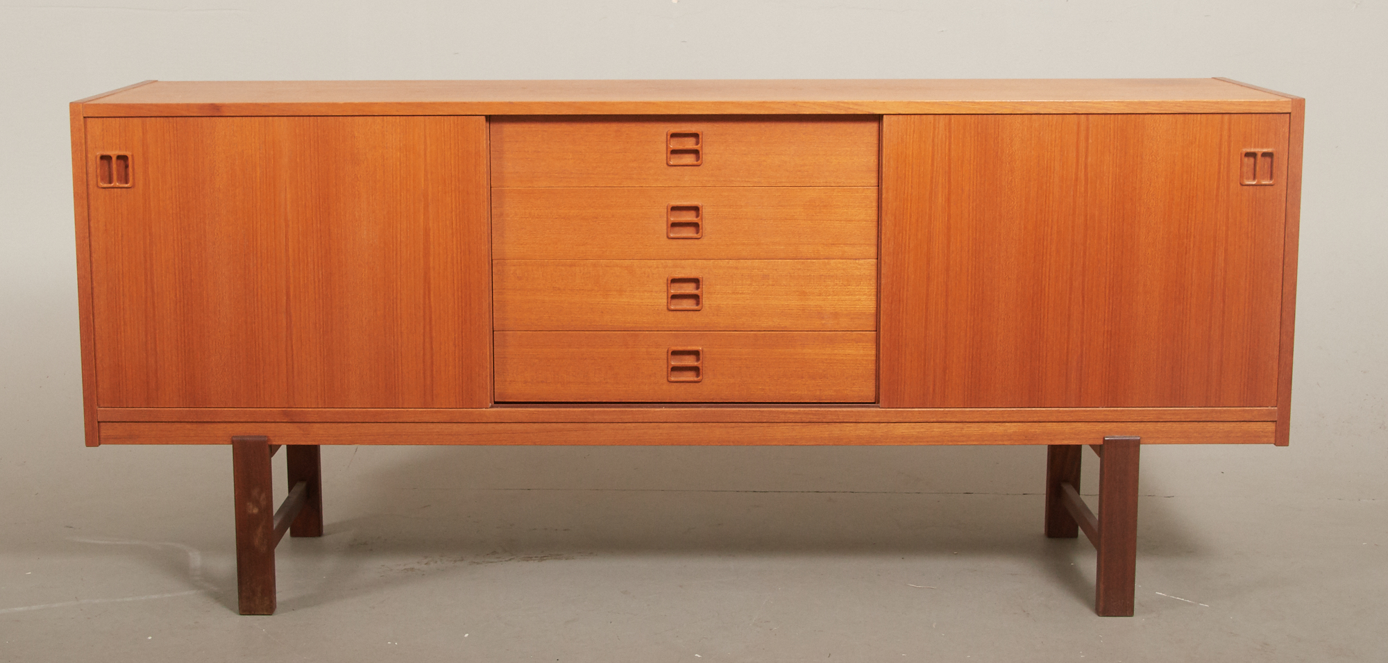 Sideboard,